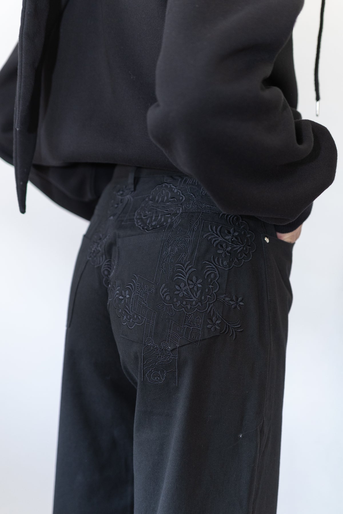 EMBROIDERY WIDE LEG PANTS B