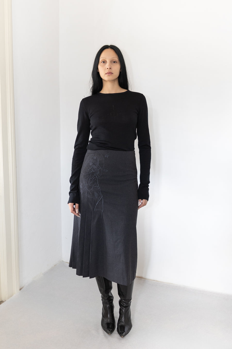 ASYMMETRIC PLEATED EMBROIDERY SKIRT DG